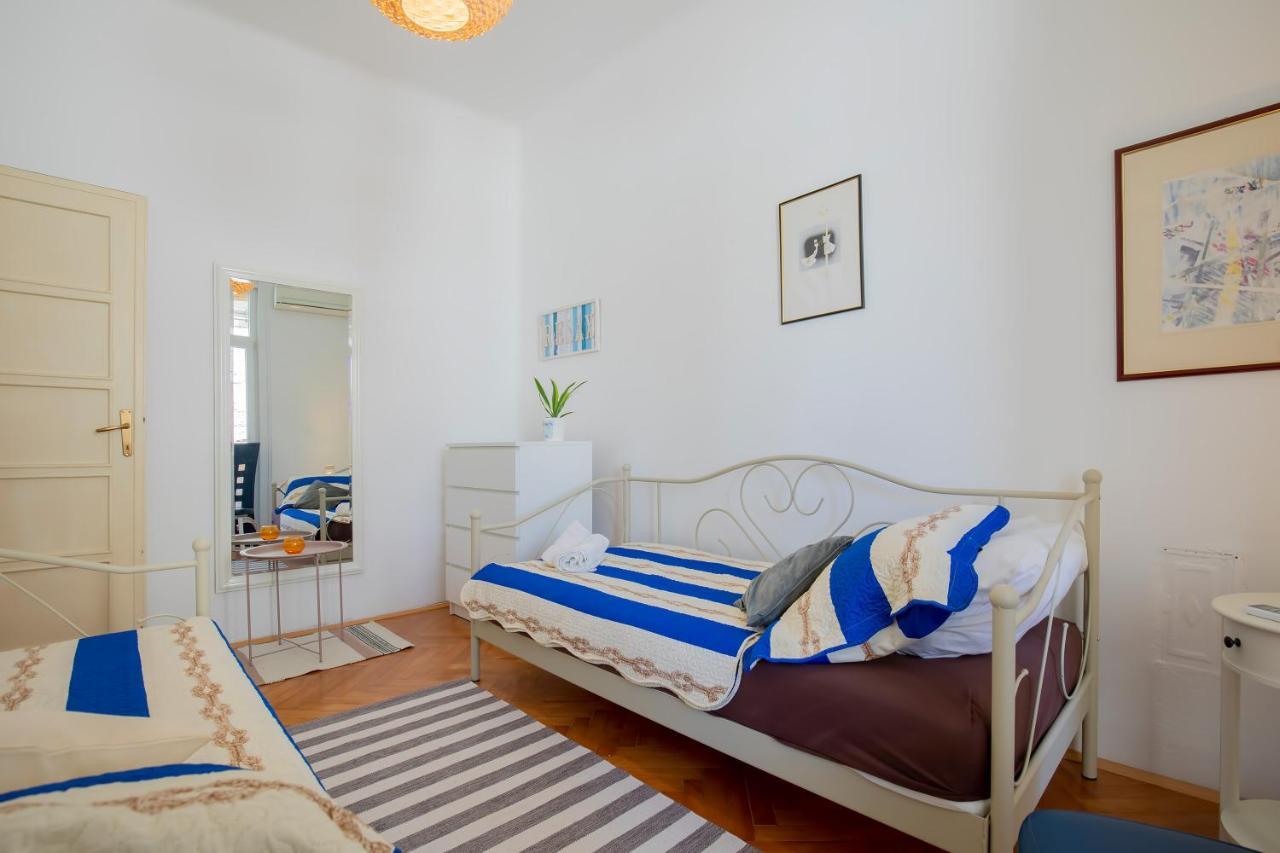 Amphitheater Apartment Пула Екстериор снимка