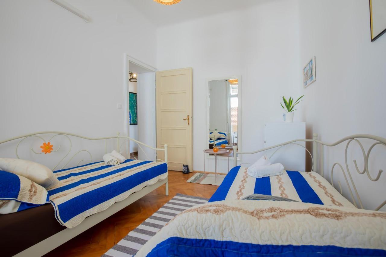 Amphitheater Apartment Пула Екстериор снимка
