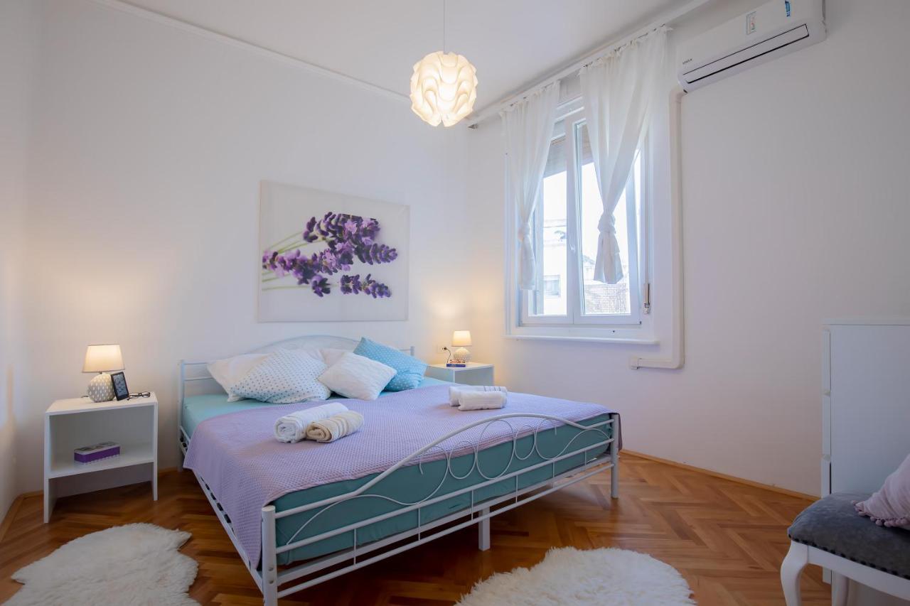 Amphitheater Apartment Пула Екстериор снимка
