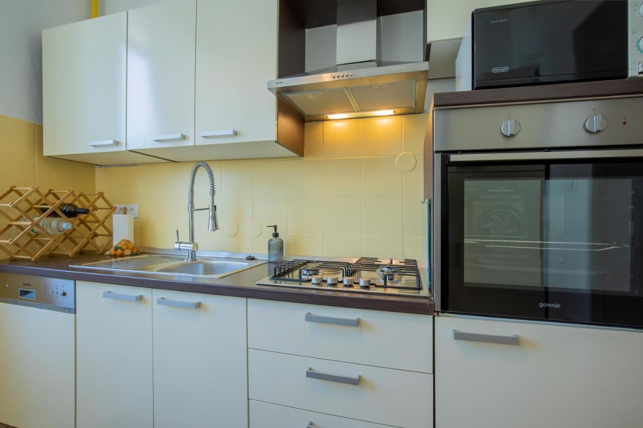 Amphitheater Apartment Пула Екстериор снимка