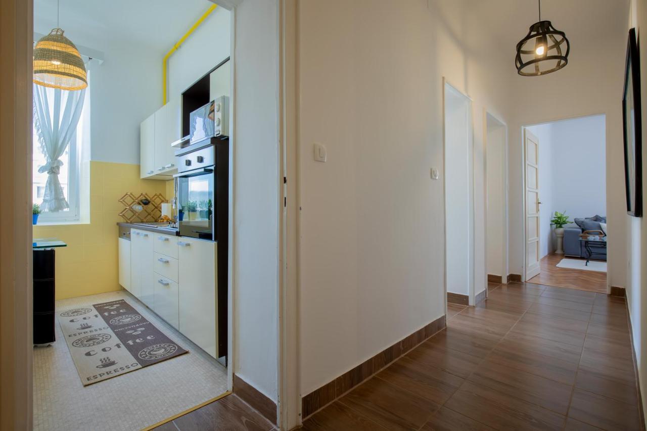 Amphitheater Apartment Пула Екстериор снимка